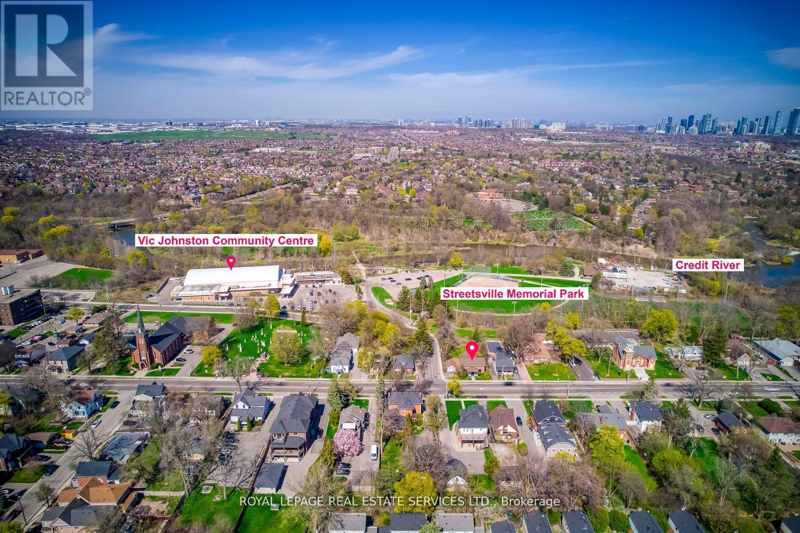 317 Queen Street S, Mississauga, ON - Outdoor With View