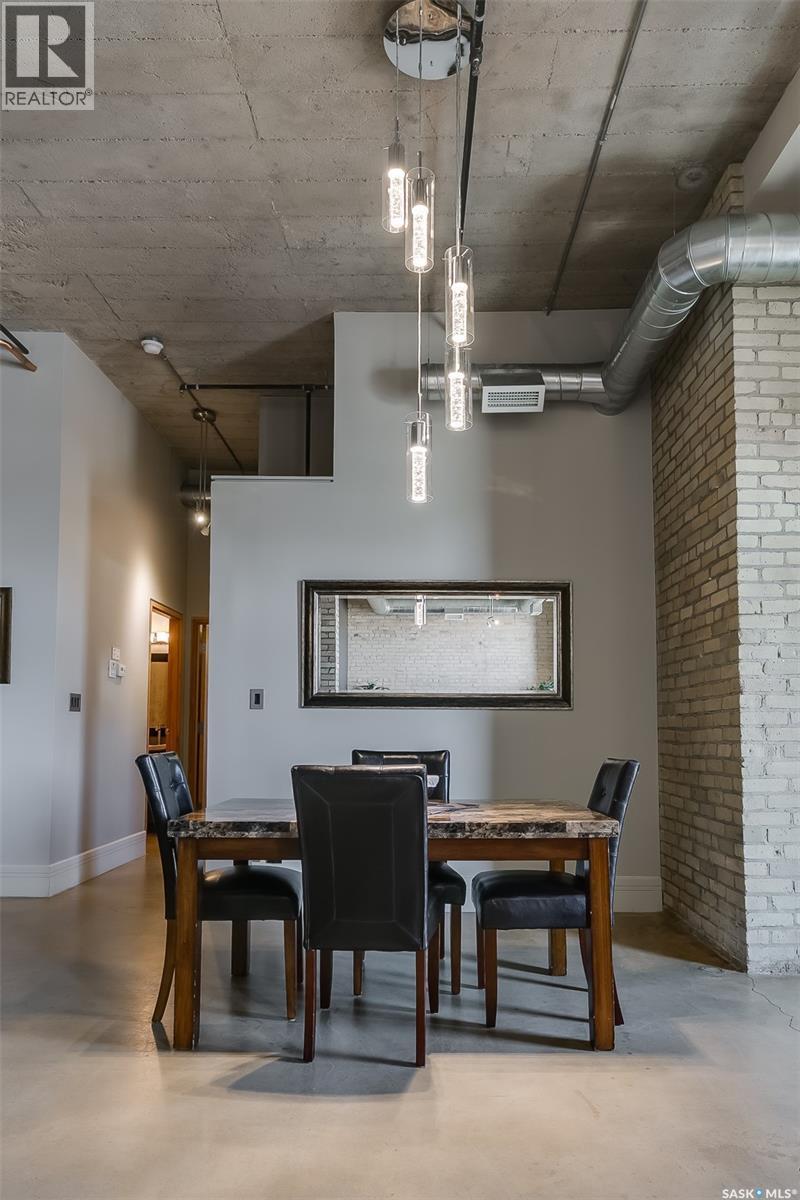 401 73 24Th Street E, Saskatoon, SK - Indoor Photo Showing Dining Room
