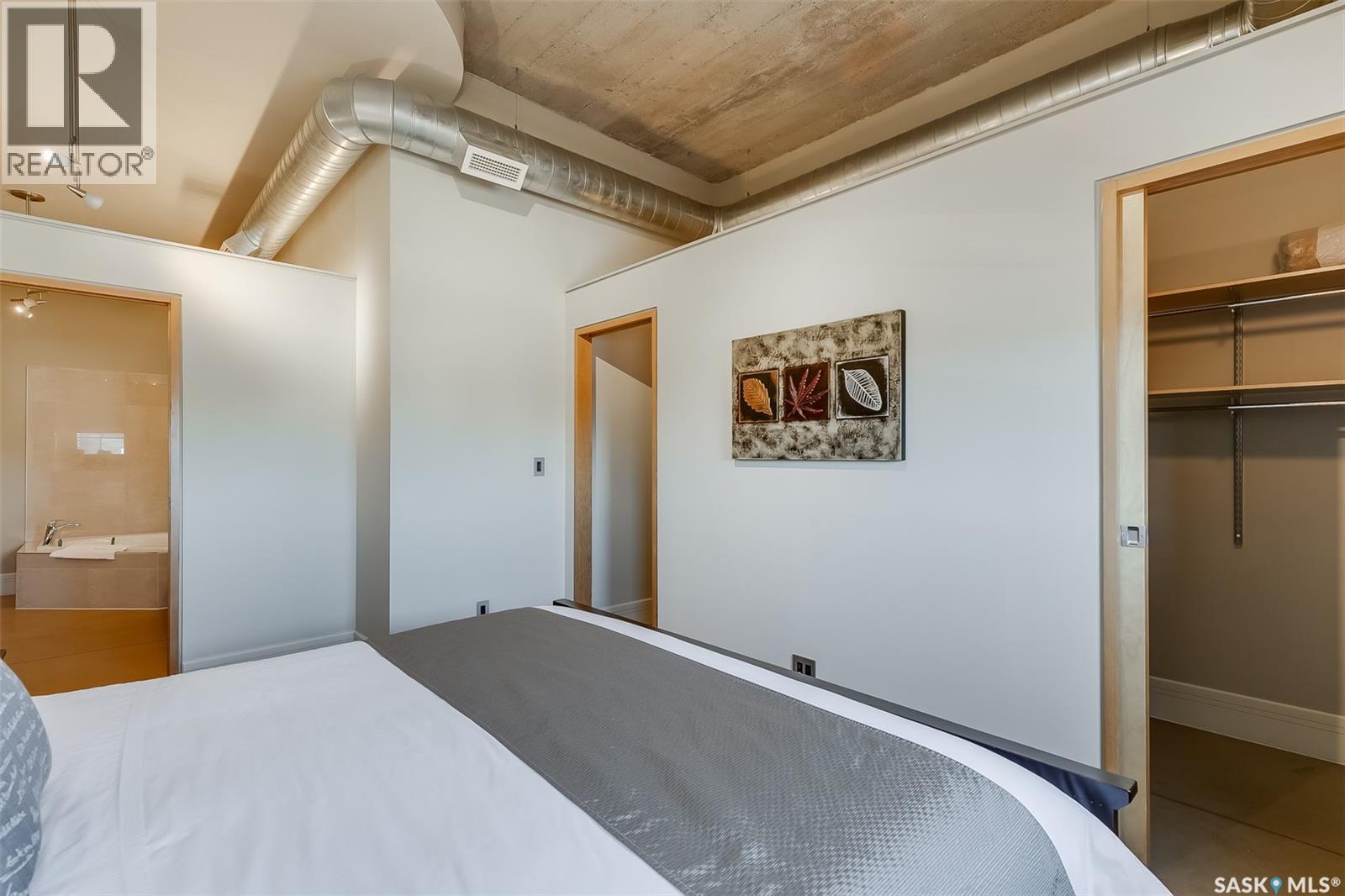 401 73 24Th Street E, Saskatoon, SK - Indoor Photo Showing Bedroom