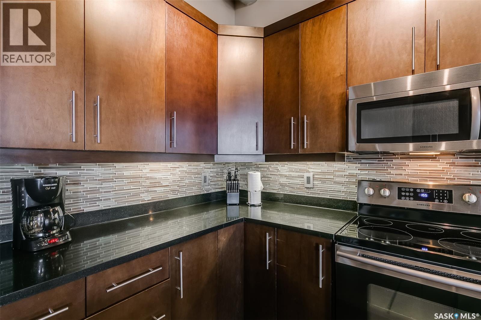 401 73 24Th Street E, Saskatoon, SK - Indoor Photo Showing Kitchen