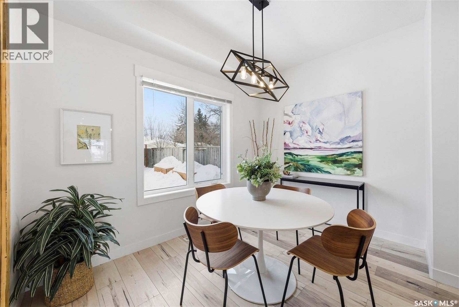 1131B 6Th Street E, Saskatoon, SK - Indoor Photo Showing Dining Room