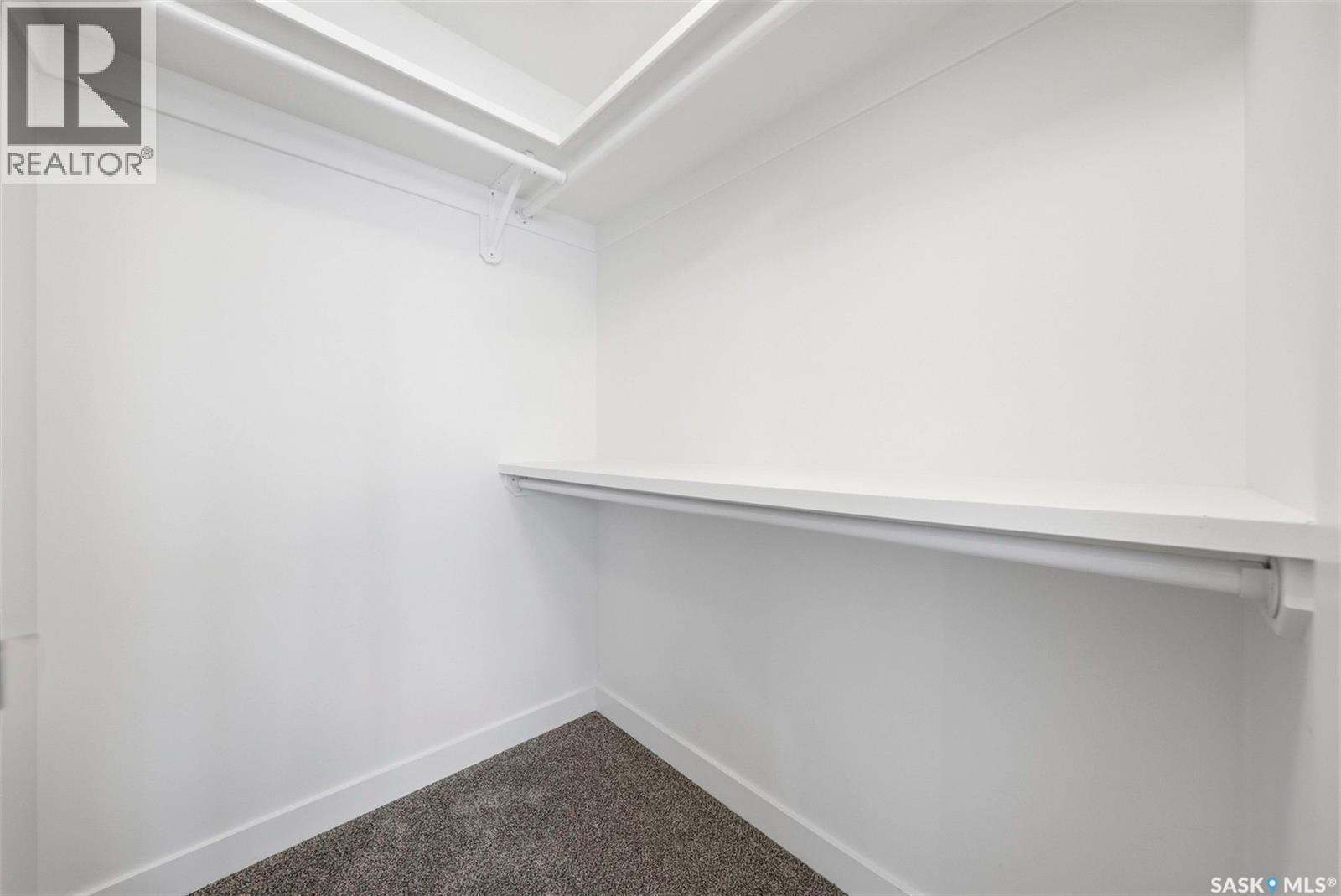 1131B 6Th Street E, Saskatoon, SK - Indoor With Storage