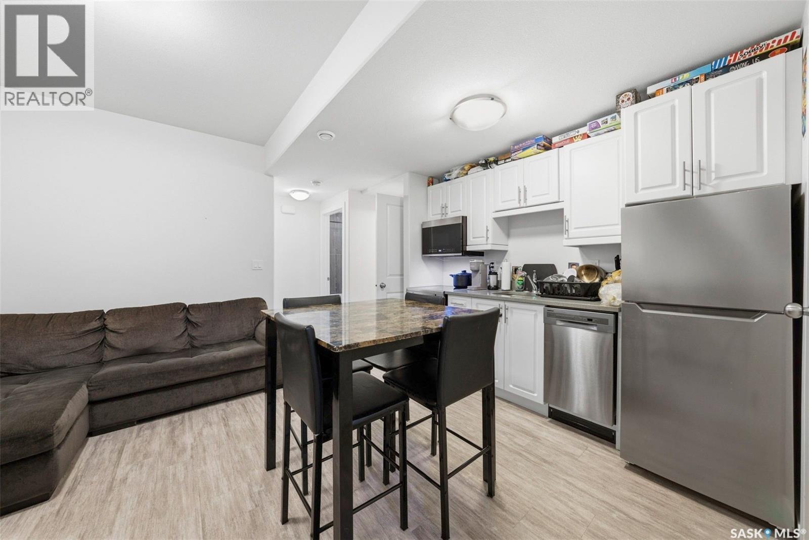 1131B 6Th Street E, Saskatoon, SK - Indoor Photo Showing Kitchen