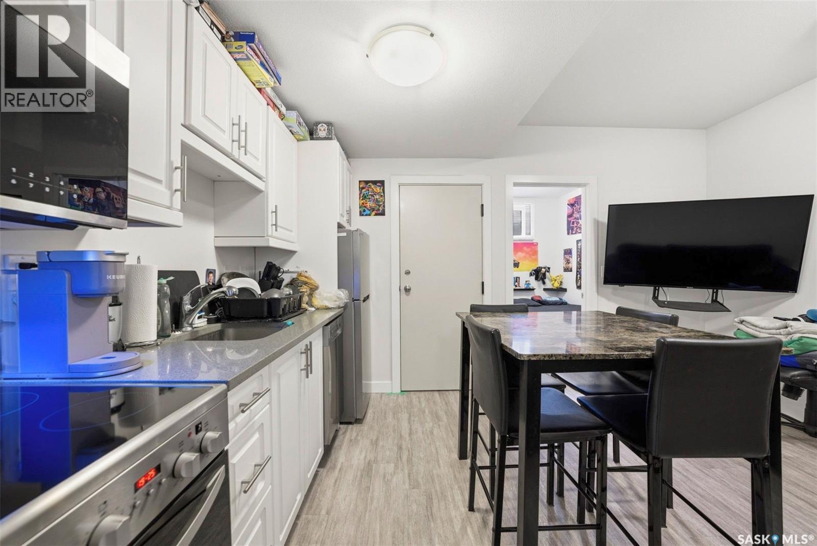 1131B 6Th Street E, Saskatoon, SK - Indoor