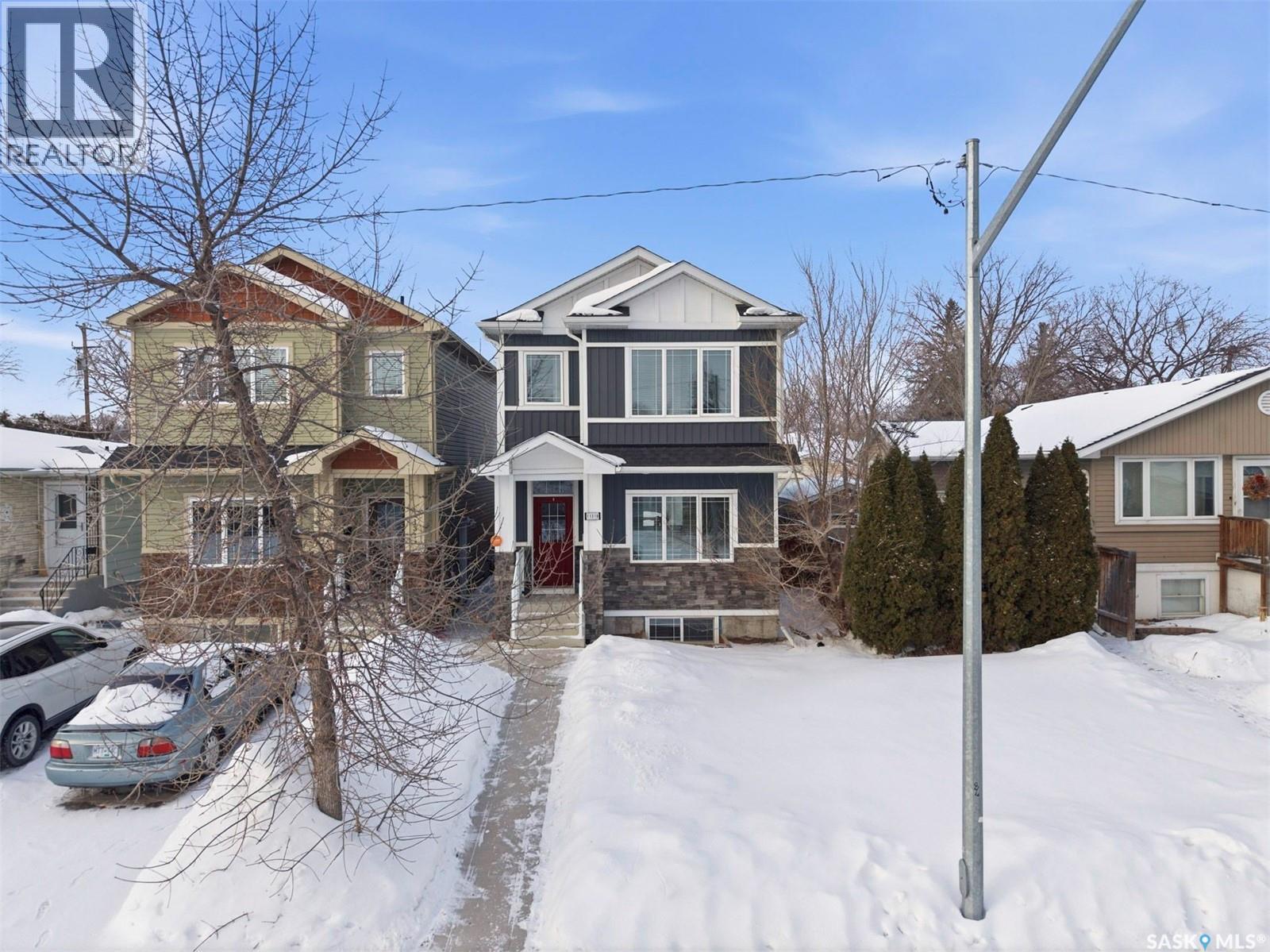 1131B 6Th Street E, Saskatoon, SK - Outdoor With Facade
