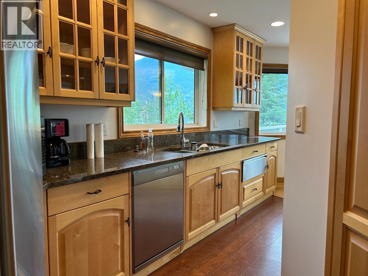 245 Rainbow Ridge Road, Procter, BC - Indoor Photo Showing Kitchen With Double Sink