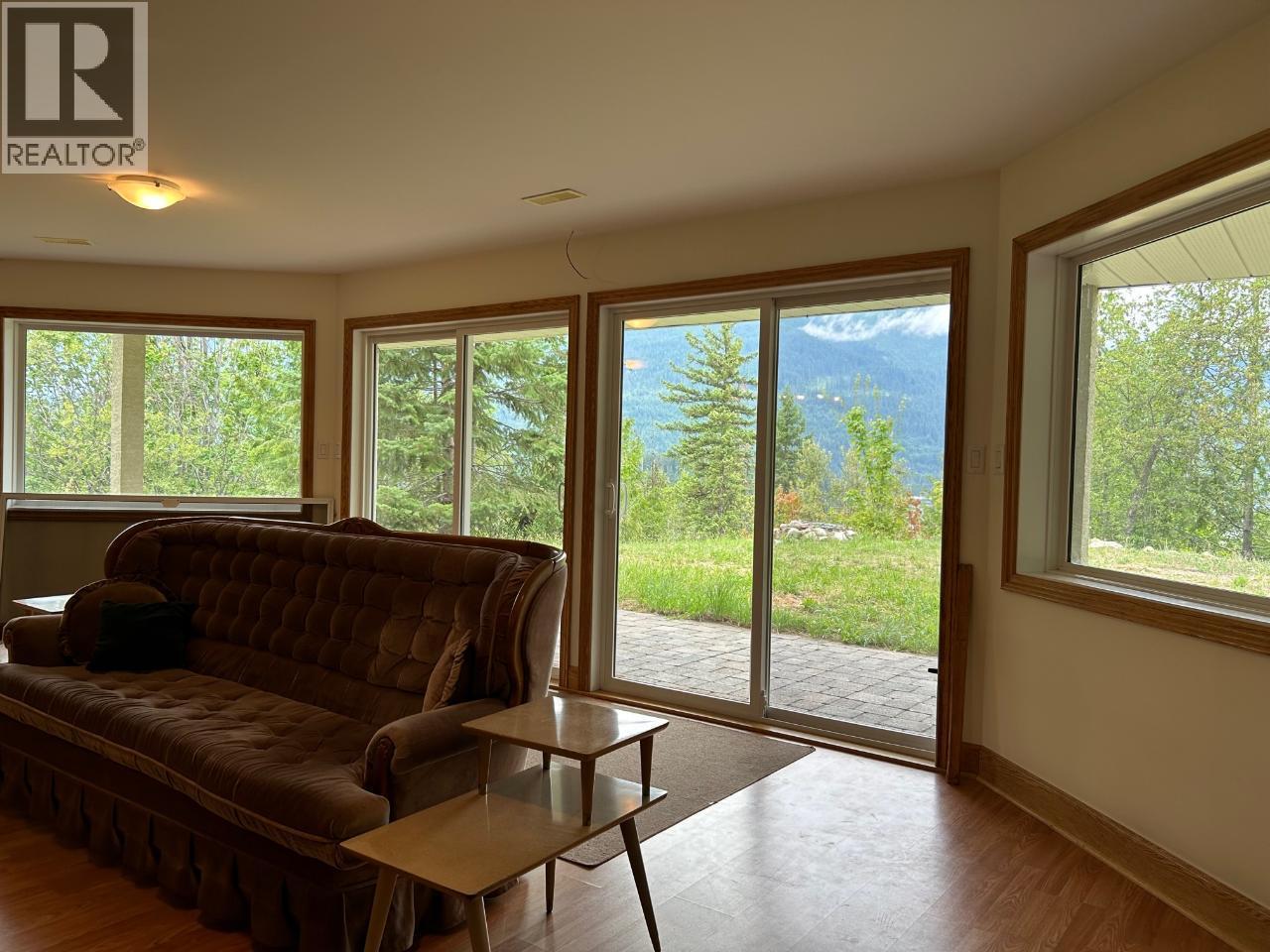 245 Rainbow Ridge Road, Procter, BC - Indoor