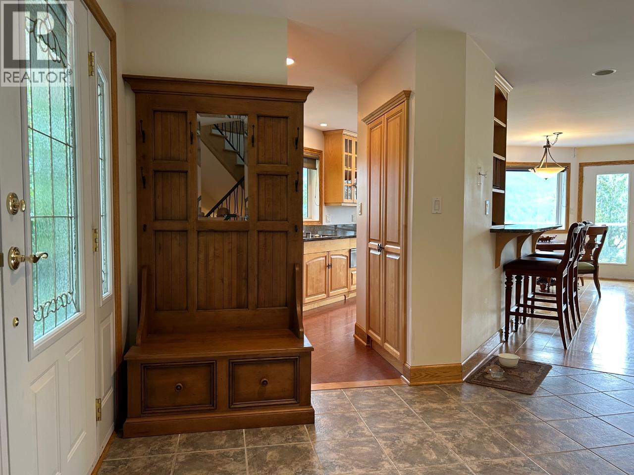 245 Rainbow Ridge Road, Procter, BC - Indoor Photo Showing Other Room