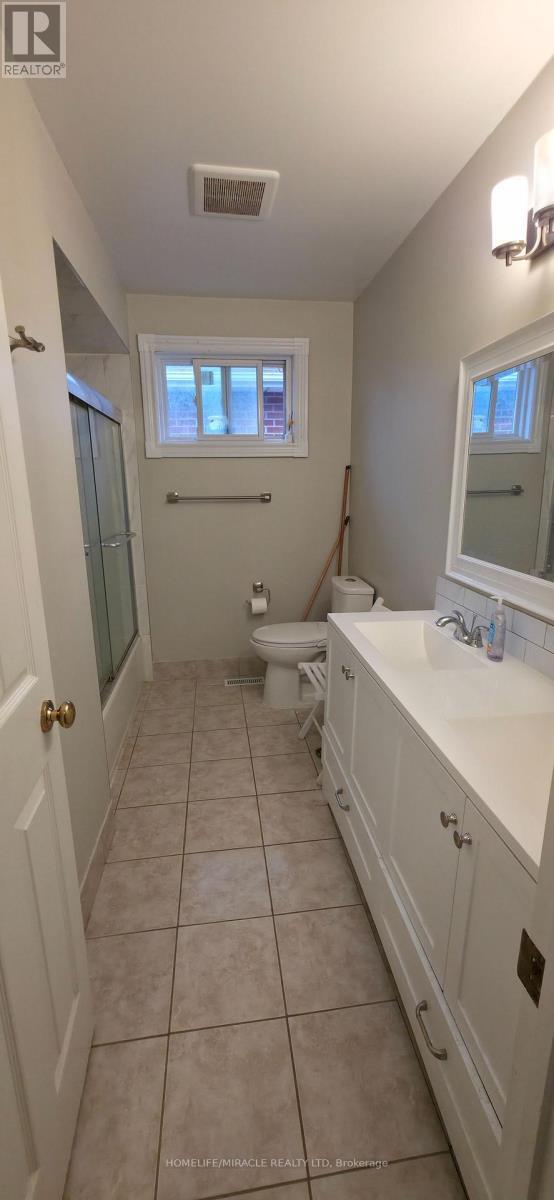 39 Ridware Crescent, Toronto, ON - Indoor Photo Showing Bathroom