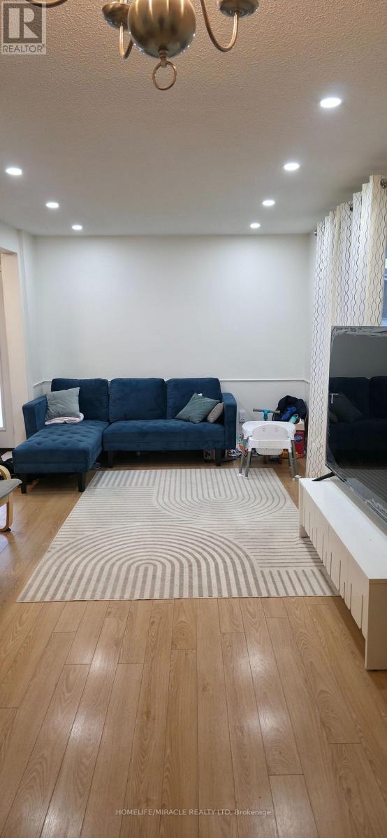 39 Ridware Crescent, Toronto, ON - Indoor