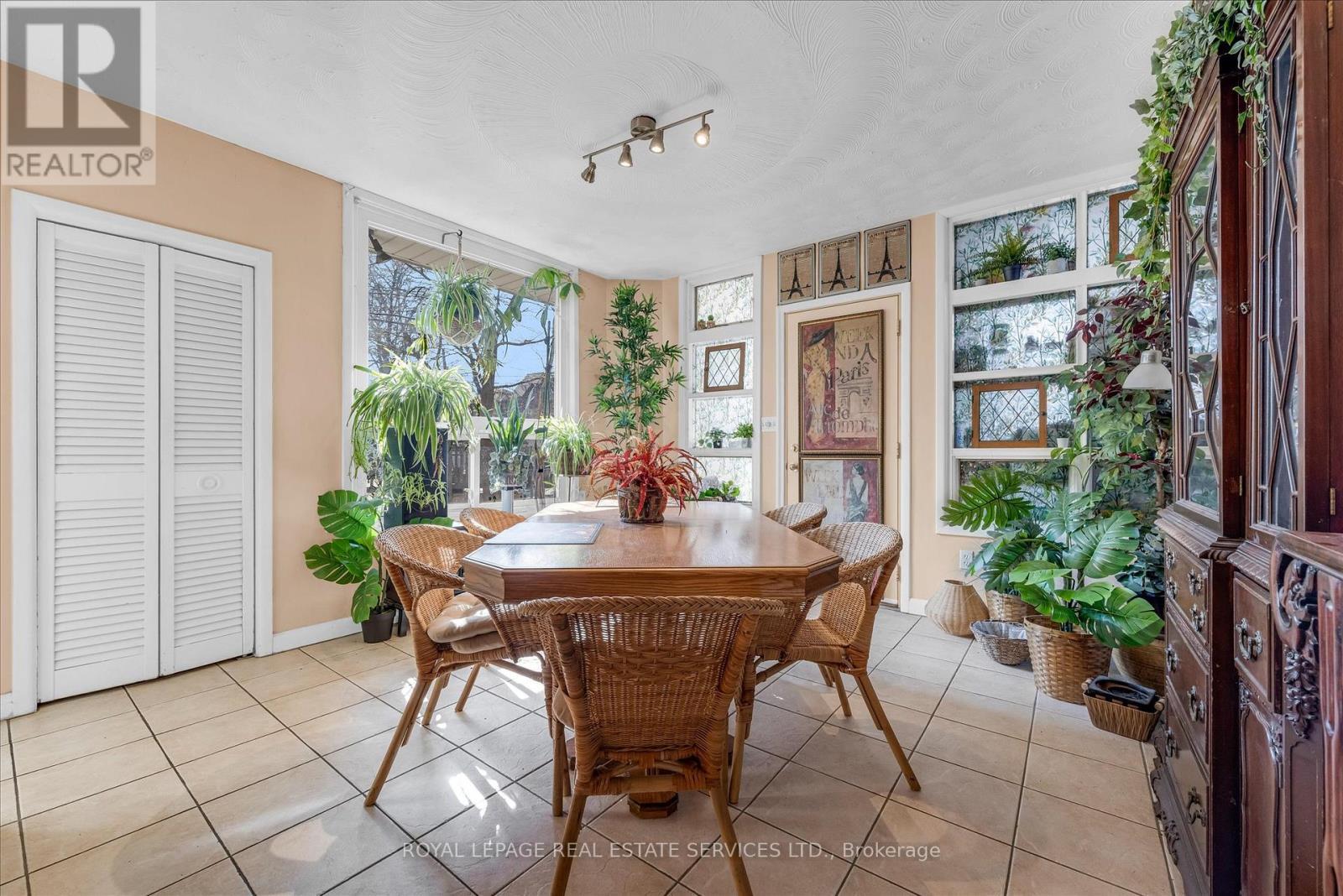 58 East Avenue S, Hamilton, ON - Indoor Photo Showing Dining Room