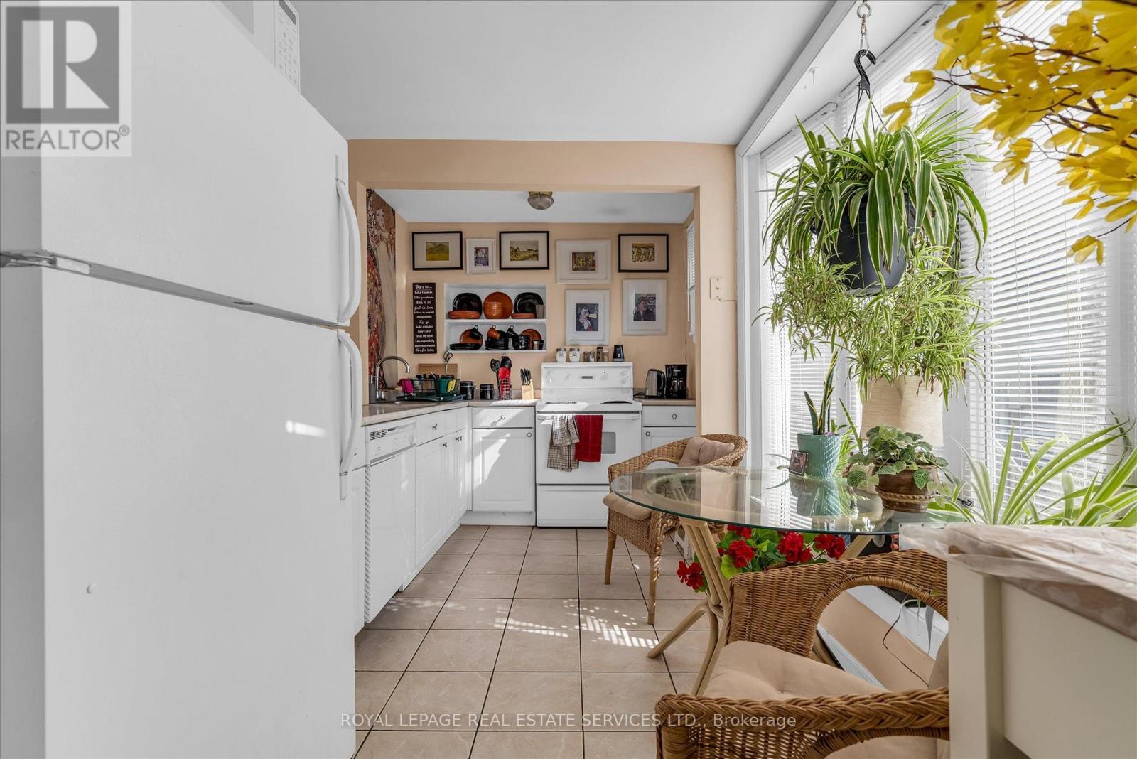 58 East Avenue S, Hamilton, ON - Indoor