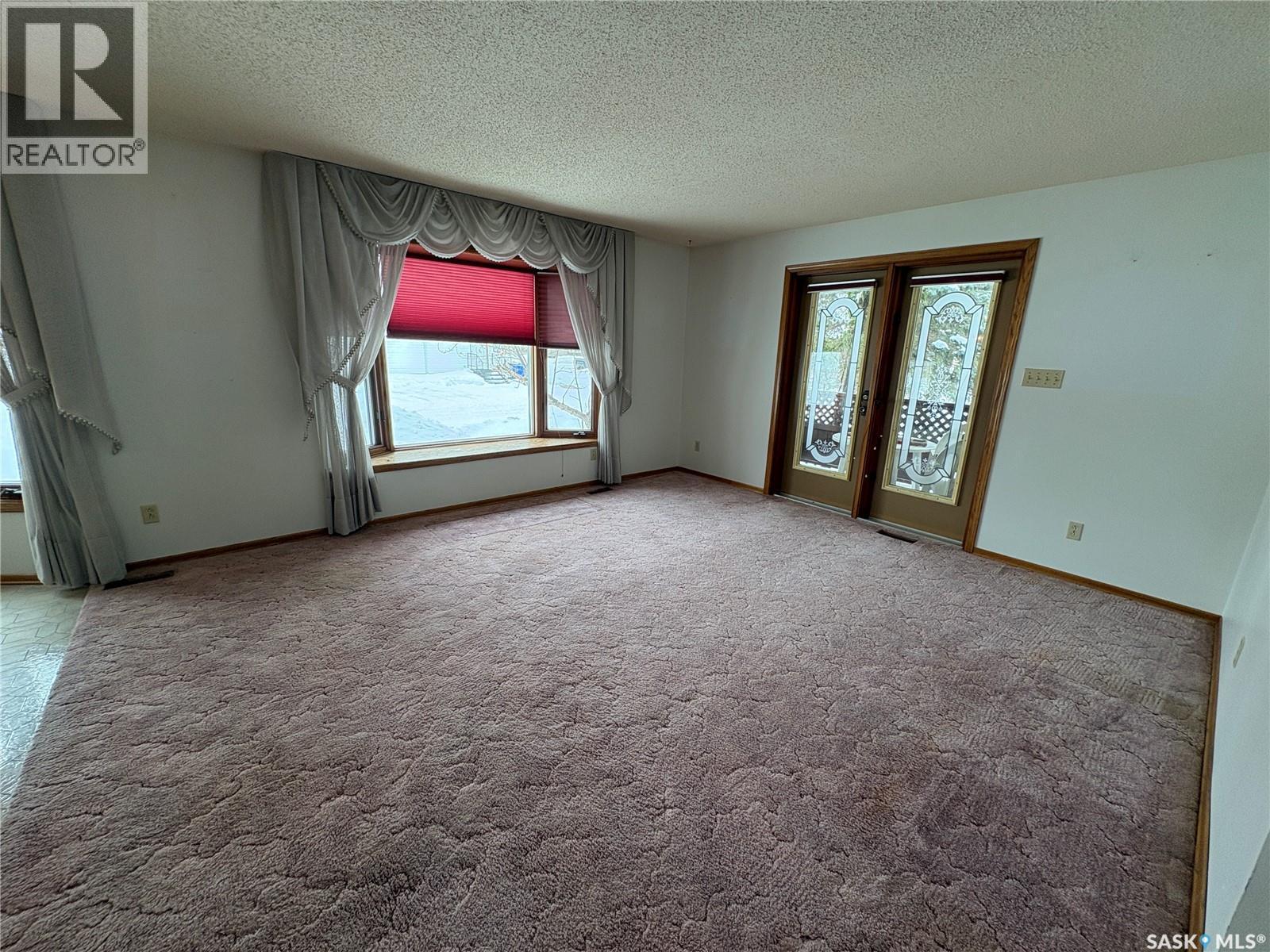 505 March Avenue E, Langenburg, SK - Indoor Photo Showing Other Room