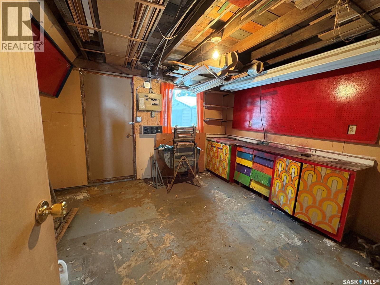 505 March Avenue E, Langenburg, SK - Indoor Photo Showing Basement