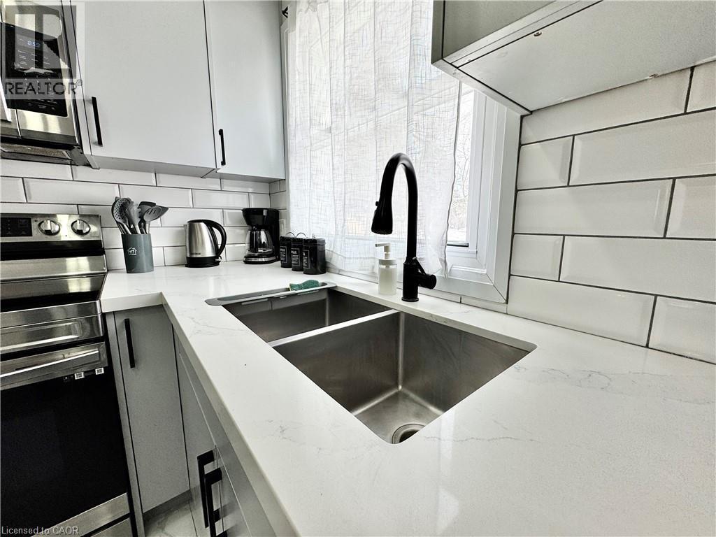 138 Jansen Avenue, Kitchener, ON - Indoor Photo Showing Kitchen With Double Sink