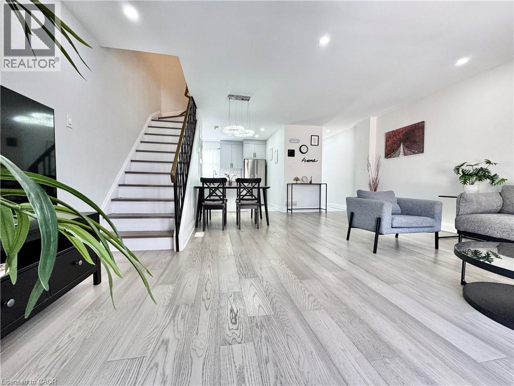 138 Jansen Avenue, Kitchener, ON - Indoor