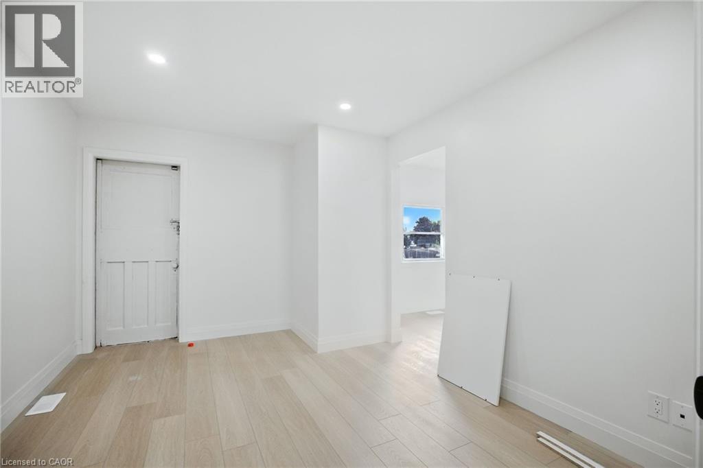 1583 Main Street E, Hamilton, ON