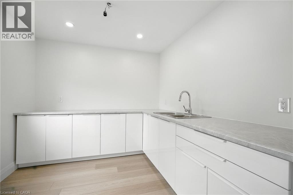 1583 Main Street E, Hamilton, ON