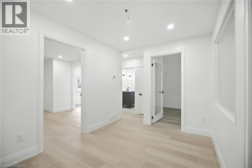 1583 Main Street E, Hamilton, ON
