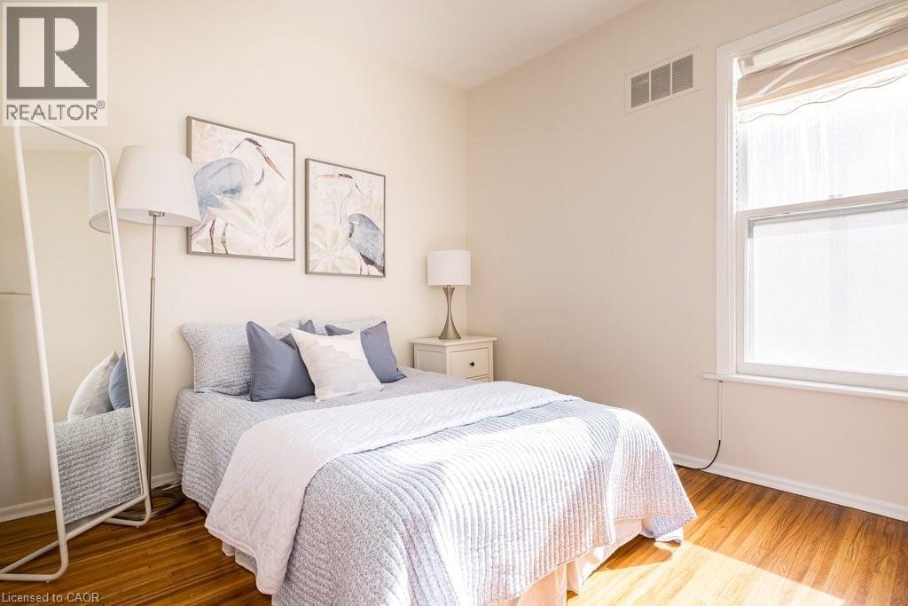 23 Bruce Street, Hamilton, ON - Indoor Photo Showing Bedroom