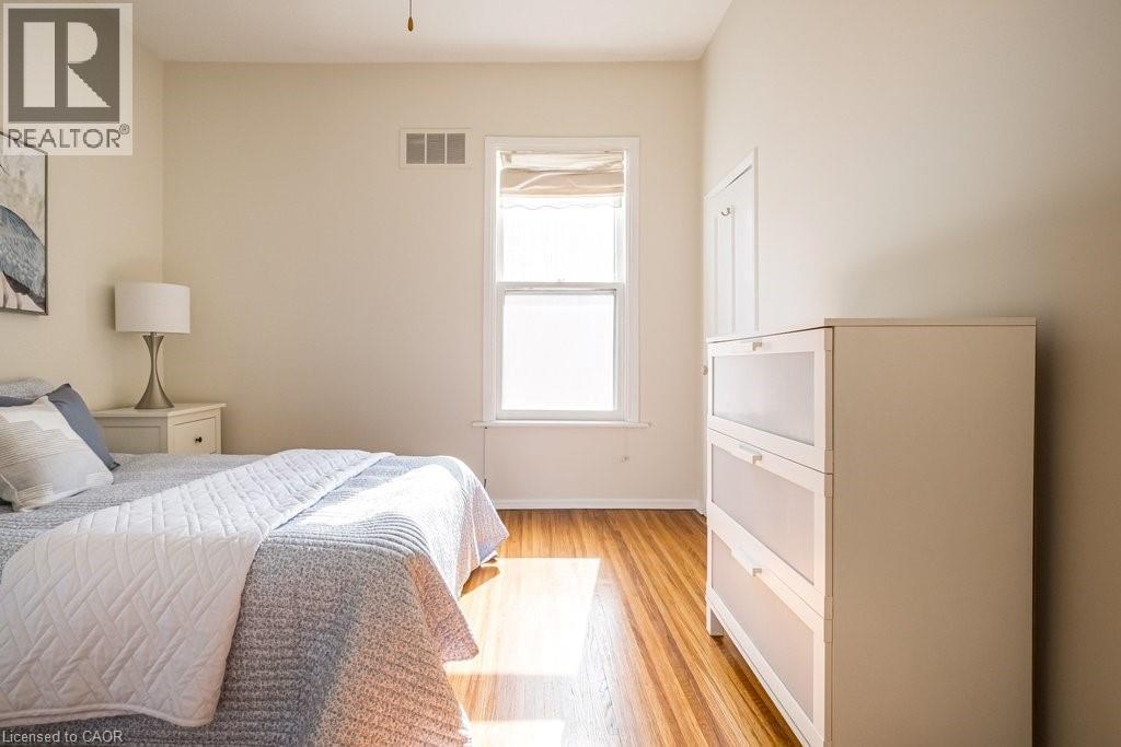 23 Bruce Street, Hamilton, ON - Indoor Photo Showing Bedroom