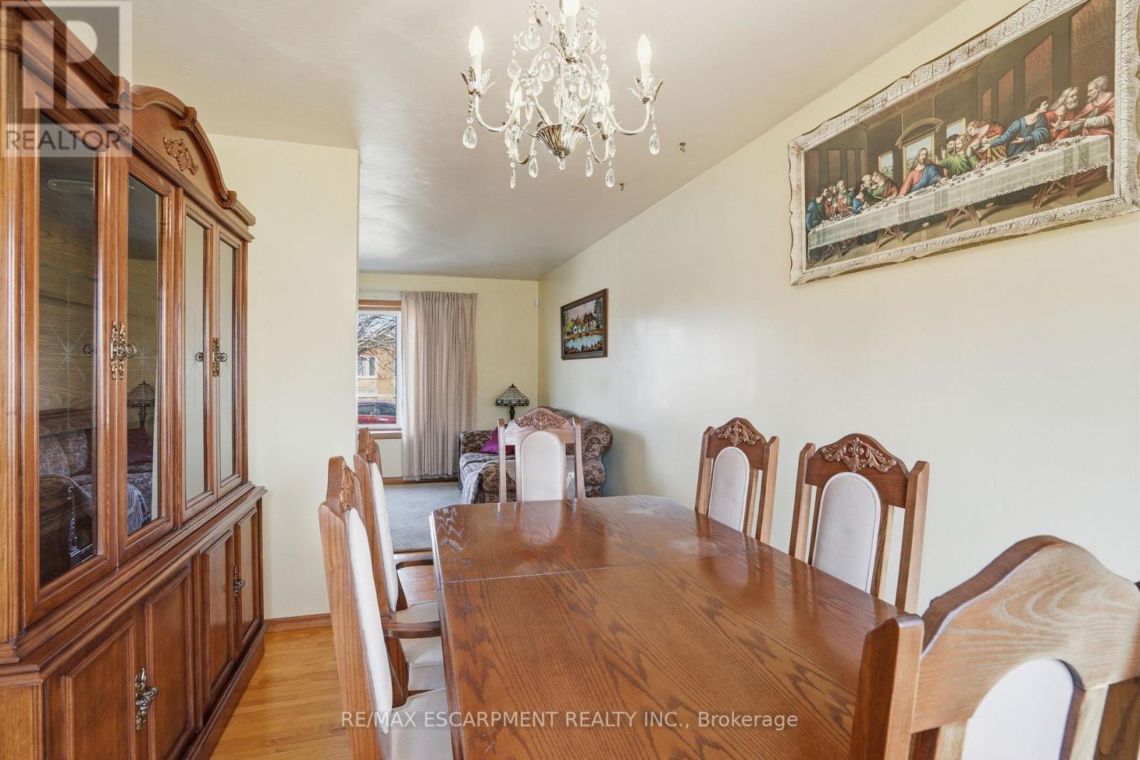55 Champlain Avenue, Hamilton, ON - Indoor Photo Showing Dining Room