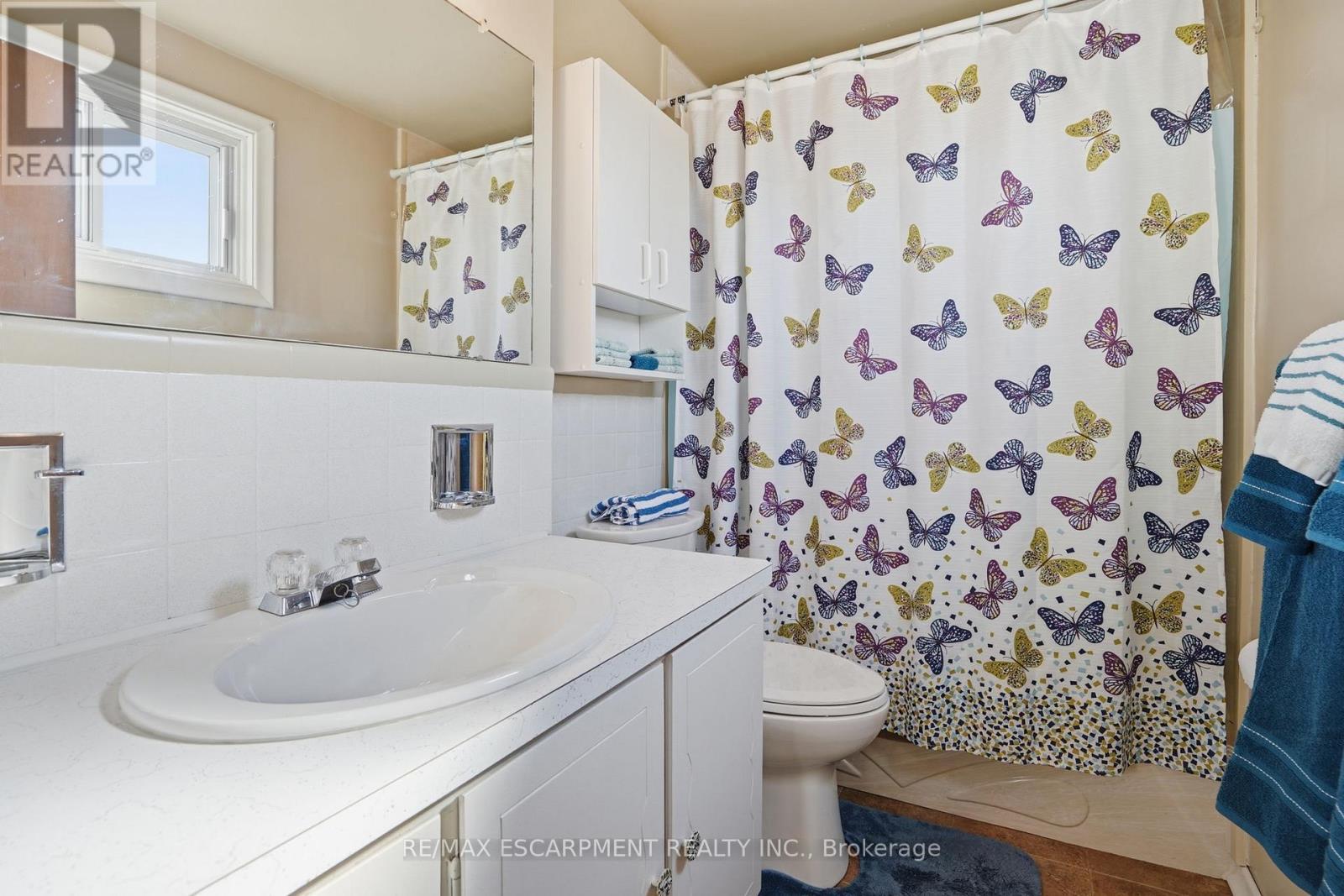 55 Champlain Avenue, Hamilton, ON - Indoor Photo Showing Bathroom