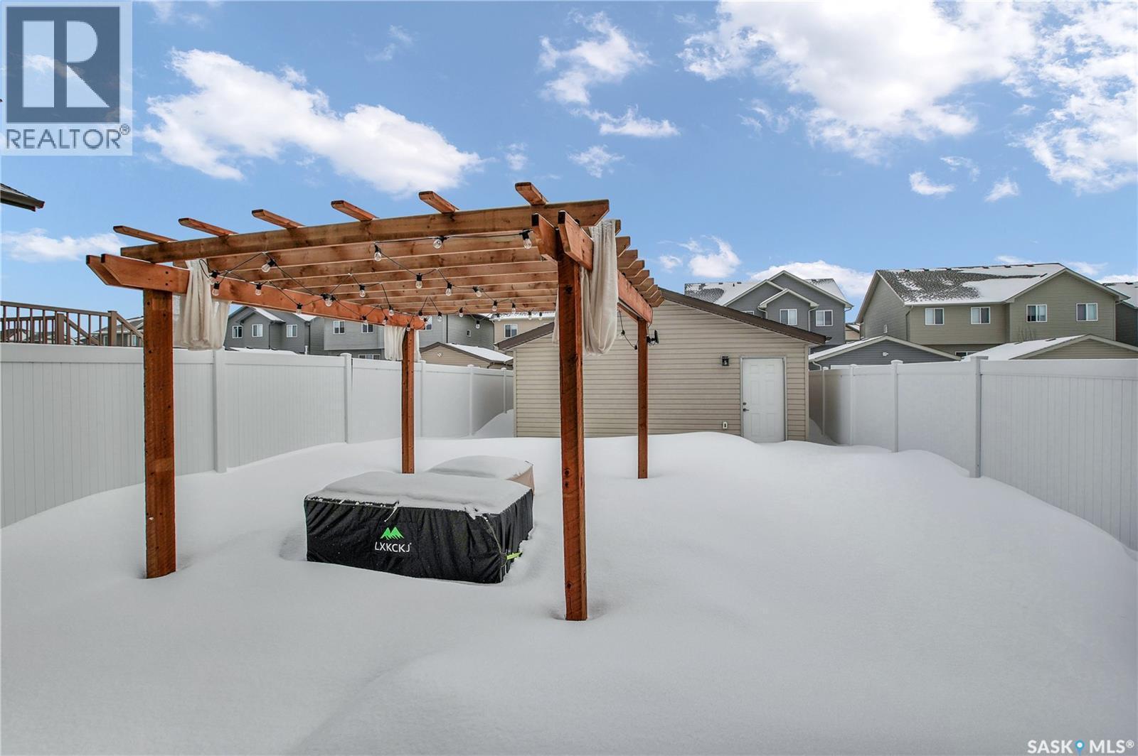 959 Mcfaull Manor, Saskatoon, SK - Outdoor