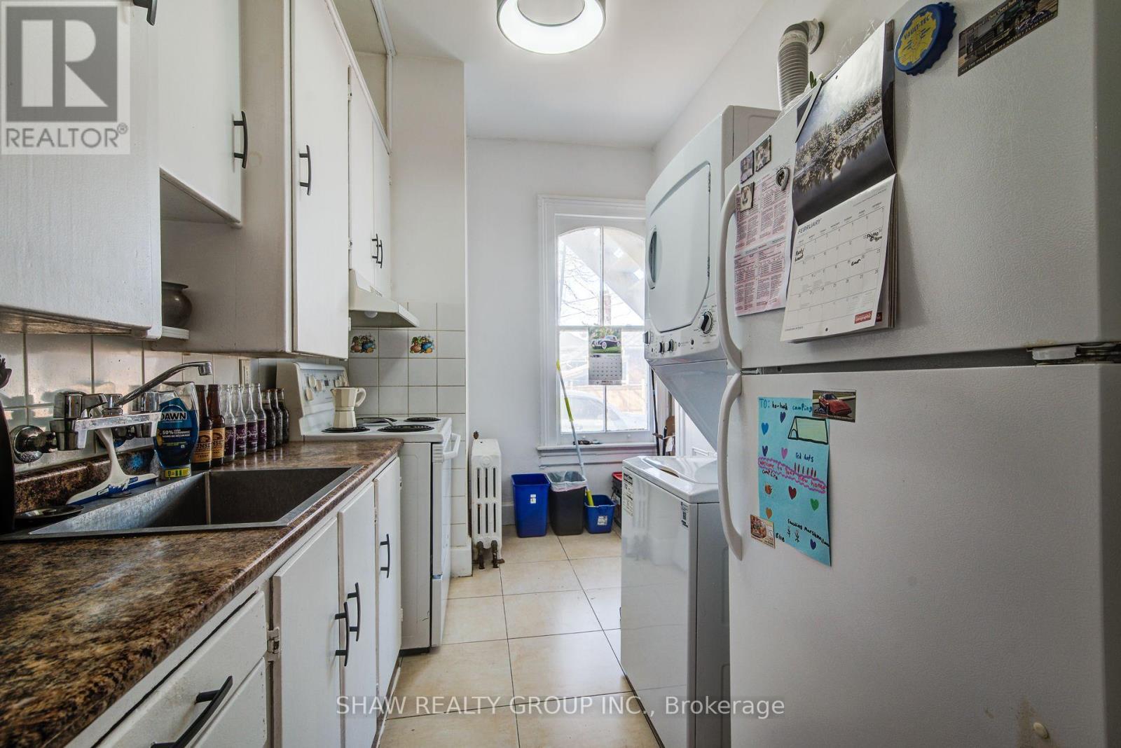30 Brook Street, Cambridge, ON - Indoor Photo Showing Kitchen