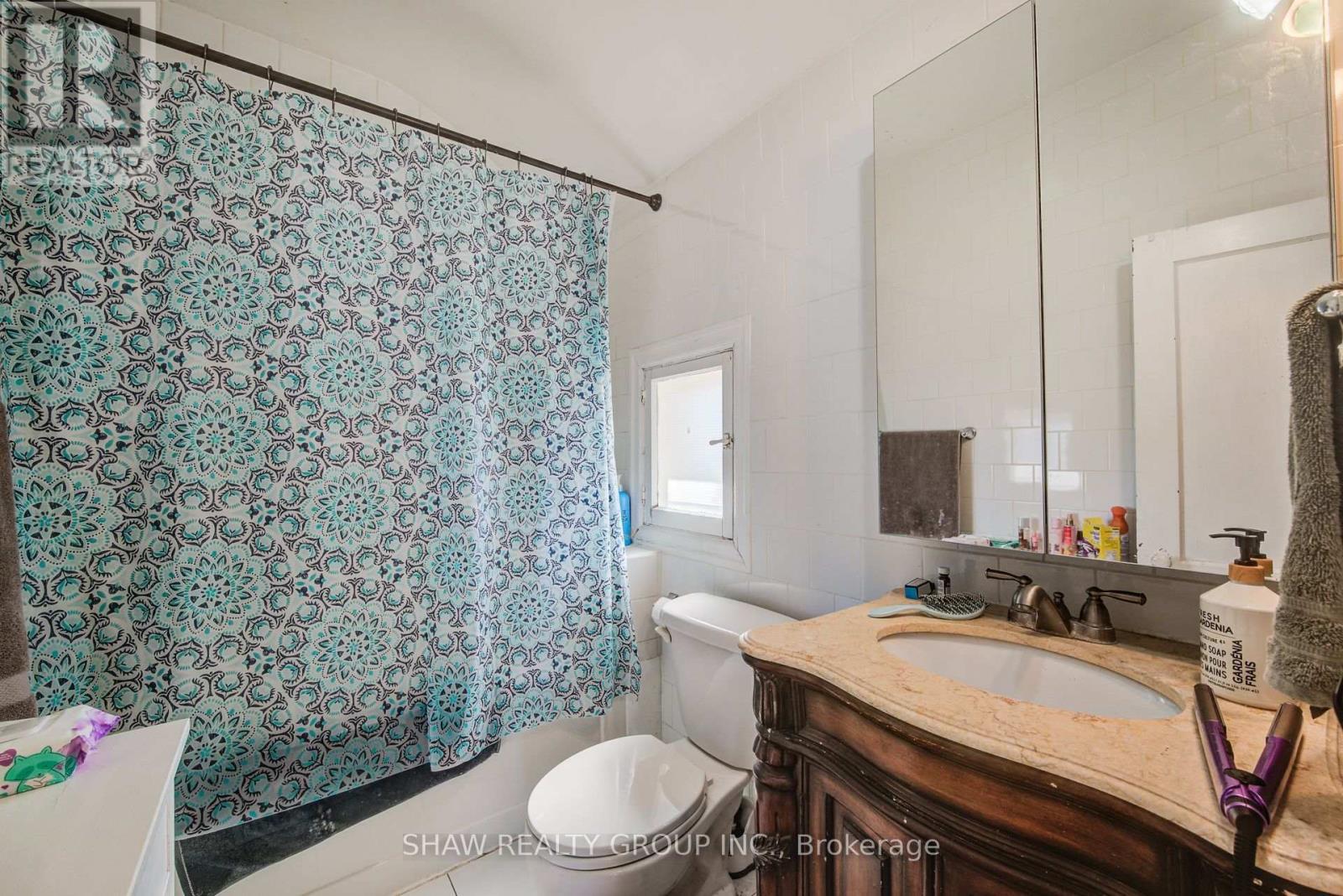 30 Brook Street, Cambridge, ON - Indoor Photo Showing Bathroom