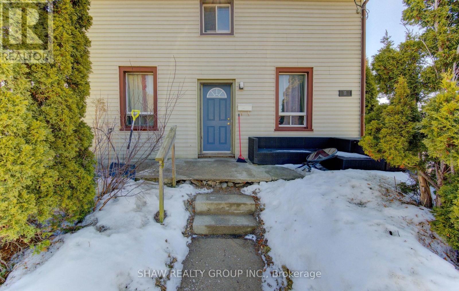 11 Simcoe Street, Cambridge, ON - Outdoor