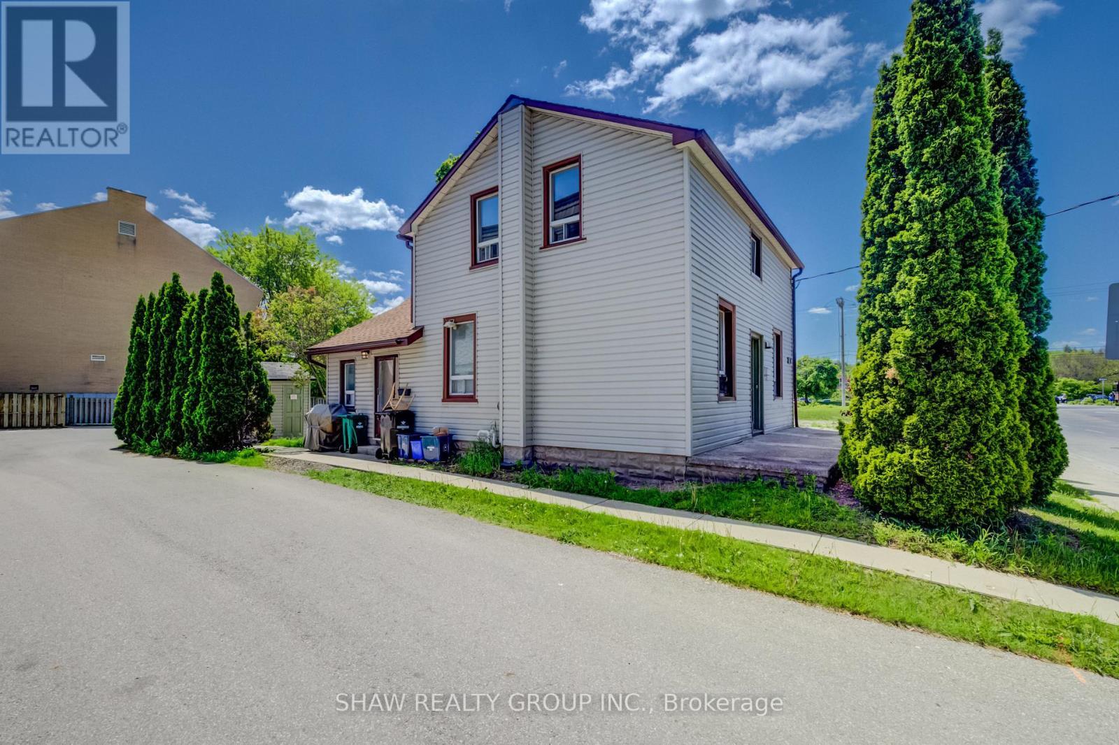11 Simcoe Street, Cambridge, ON - Outdoor