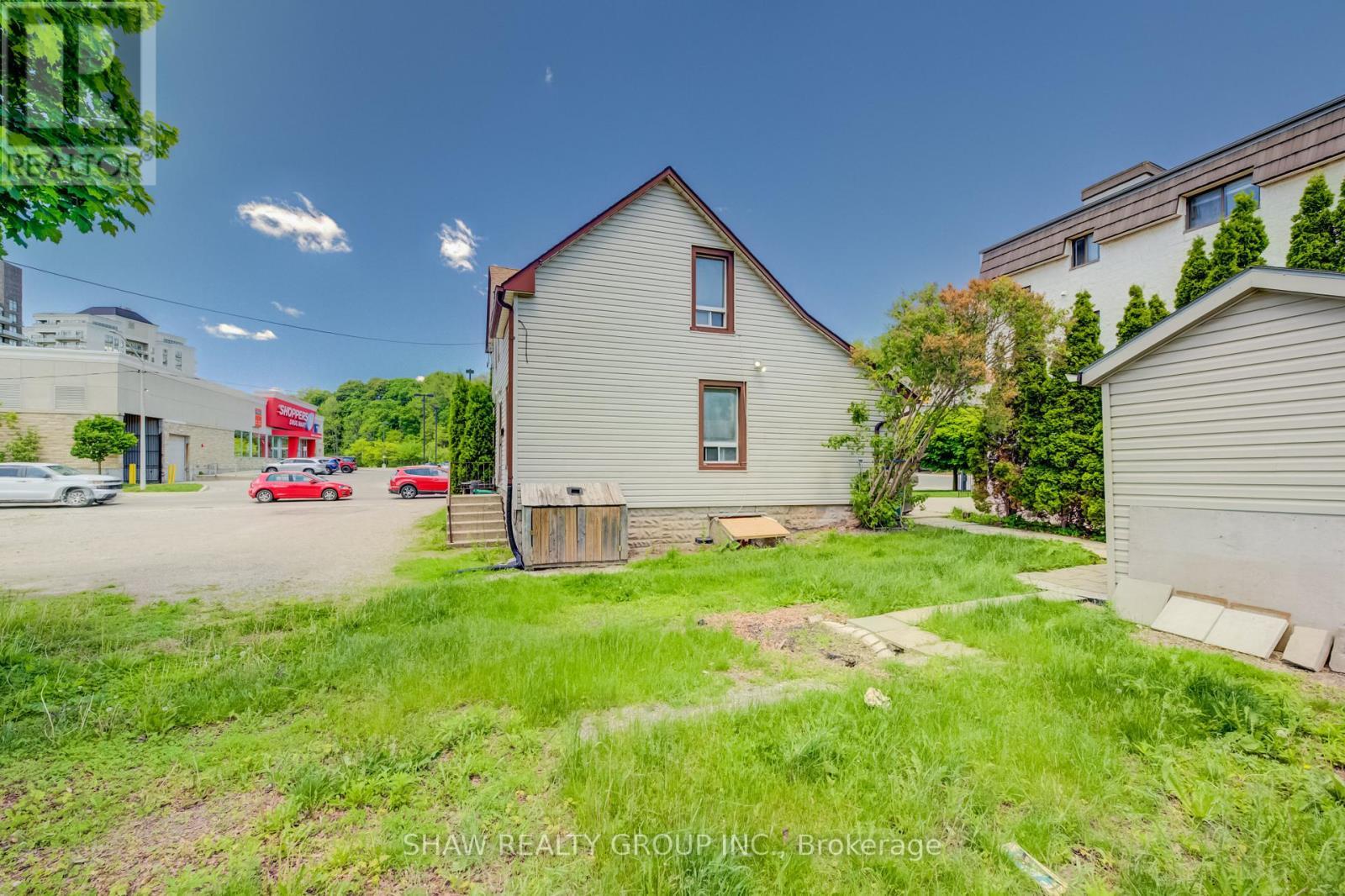 11 Simcoe Street, Cambridge, ON - Outdoor