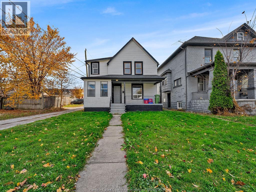 1153 University, Windsor, ON - Outdoor With Facade