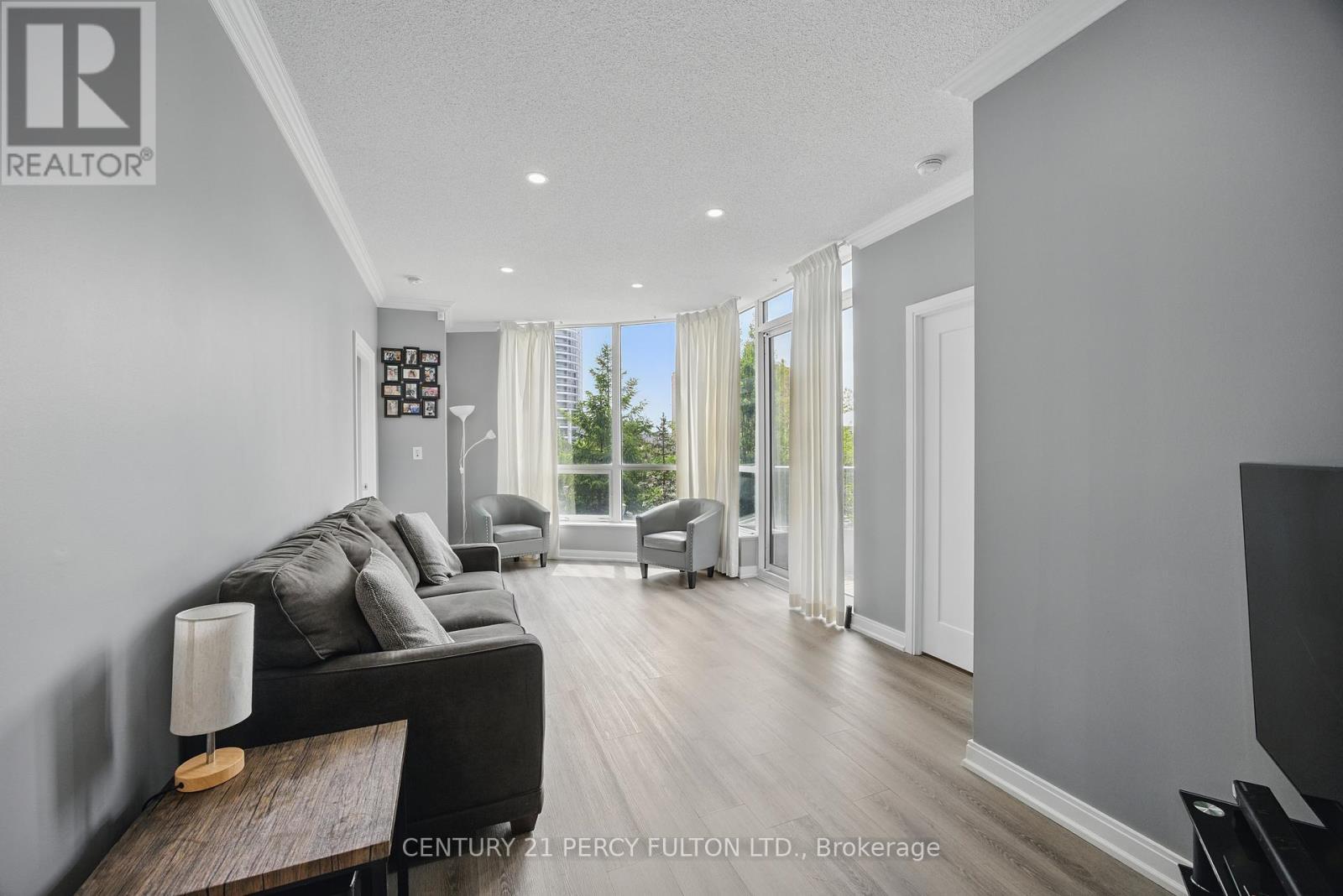 314 - 181 Village Green Square, Toronto, ON - Indoor