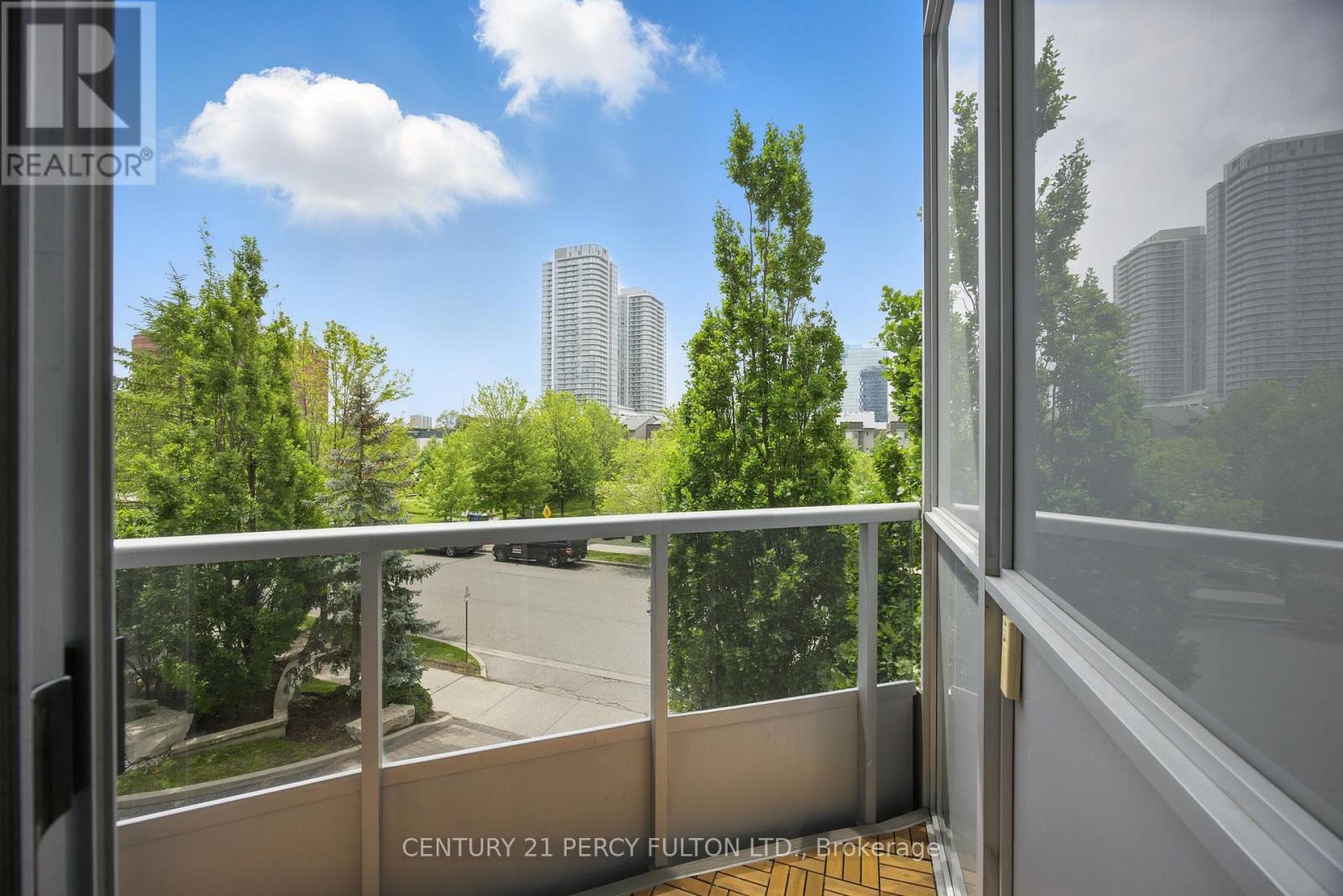 314 - 181 Village Green Square, Toronto, ON - Outdoor