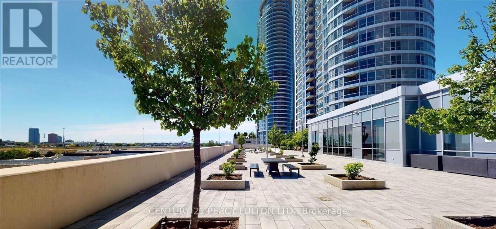 314 - 181 Village Green Square, Toronto, ON - Outdoor