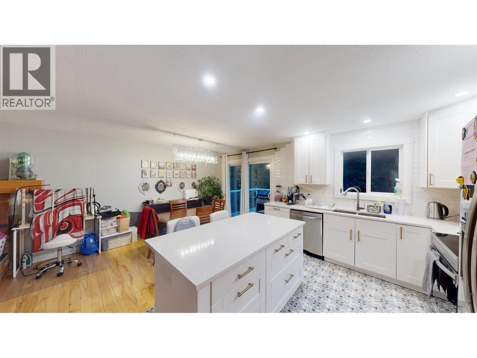 156 Gull Crescent, Prince Rupert, BC - Indoor Photo Showing Kitchen