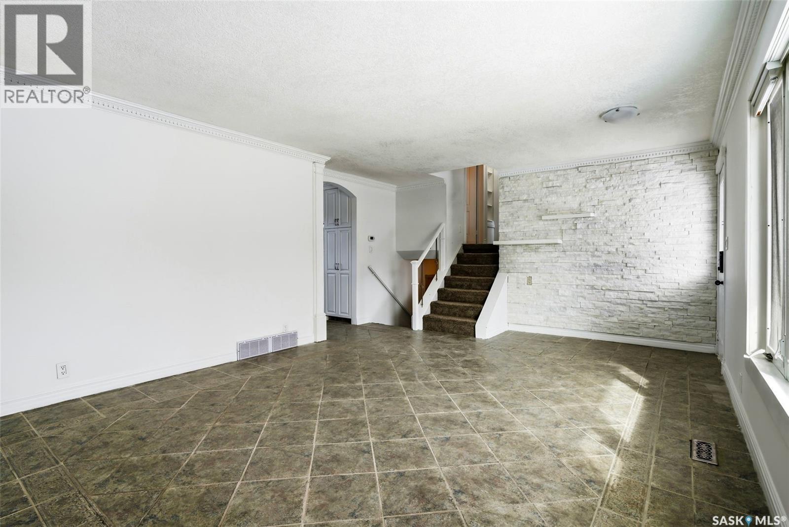 960 Mccarthy Boulevard, Regina, SK - Indoor Photo Showing Other Room