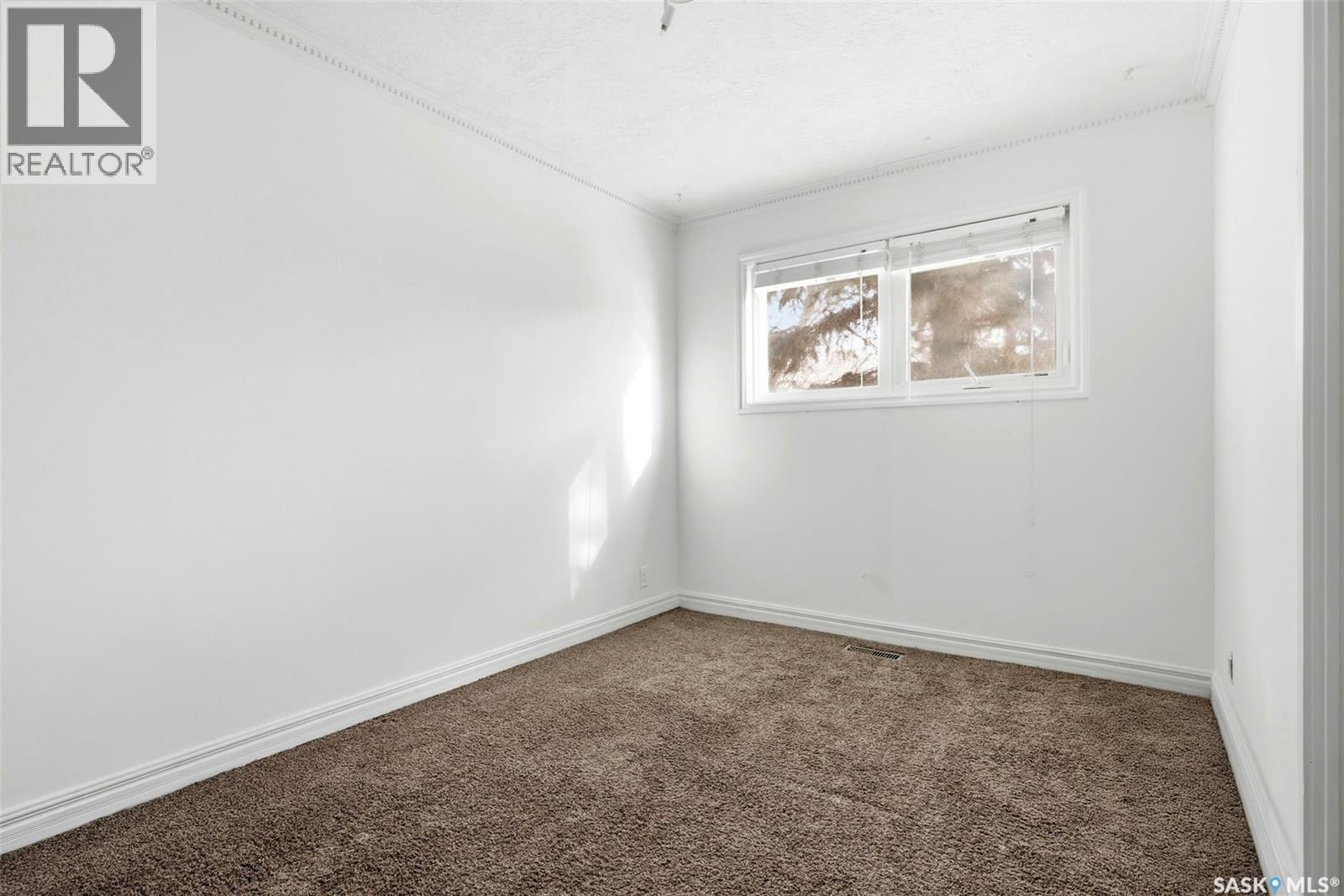 960 Mccarthy Boulevard, Regina, SK - Indoor Photo Showing Other Room