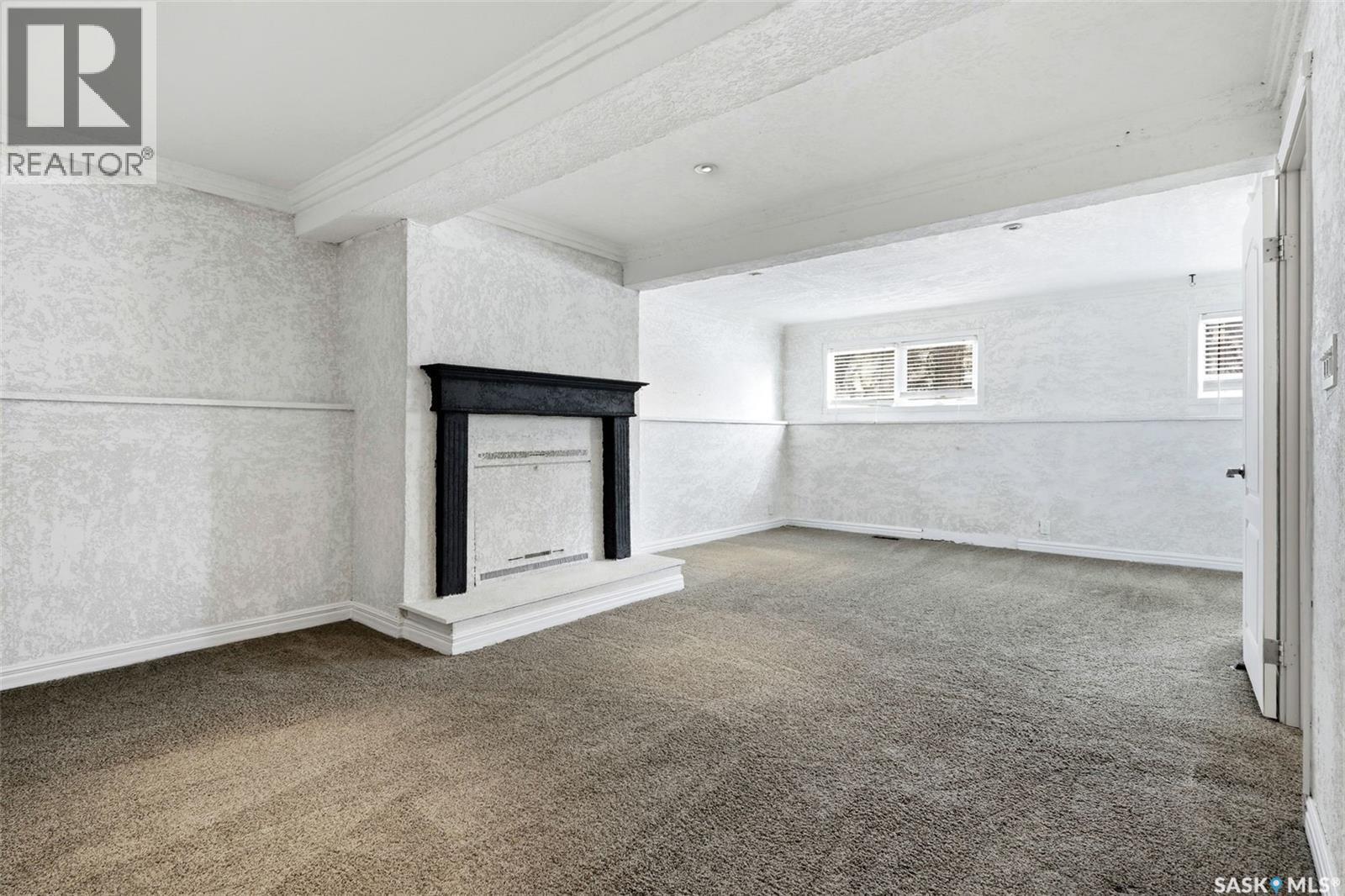 960 Mccarthy Boulevard, Regina, SK - Indoor Photo Showing Other Room