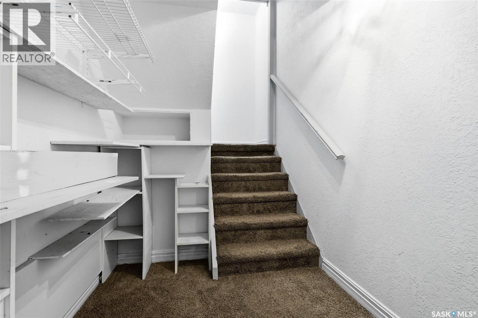 960 Mccarthy Boulevard, Regina, SK - Indoor