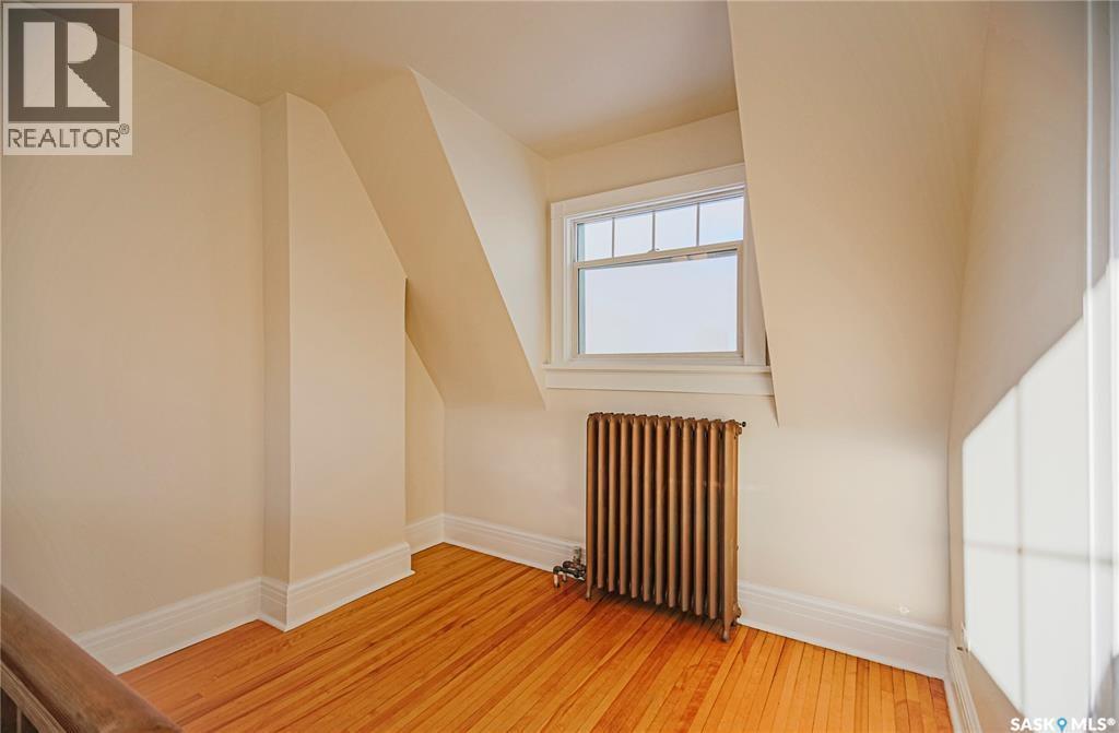 718 Saskatchewan Crescent E, Saskatoon, SK - Indoor Photo Showing Other Room