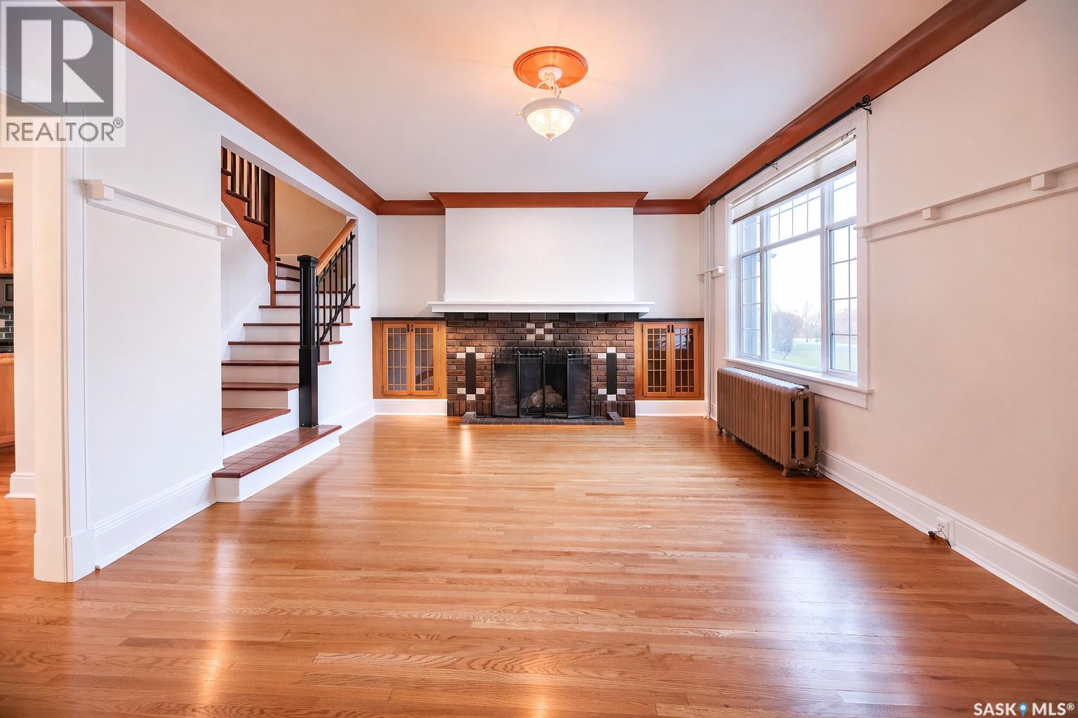 718 Saskatchewan Crescent E, Saskatoon, SK - Indoor With Fireplace