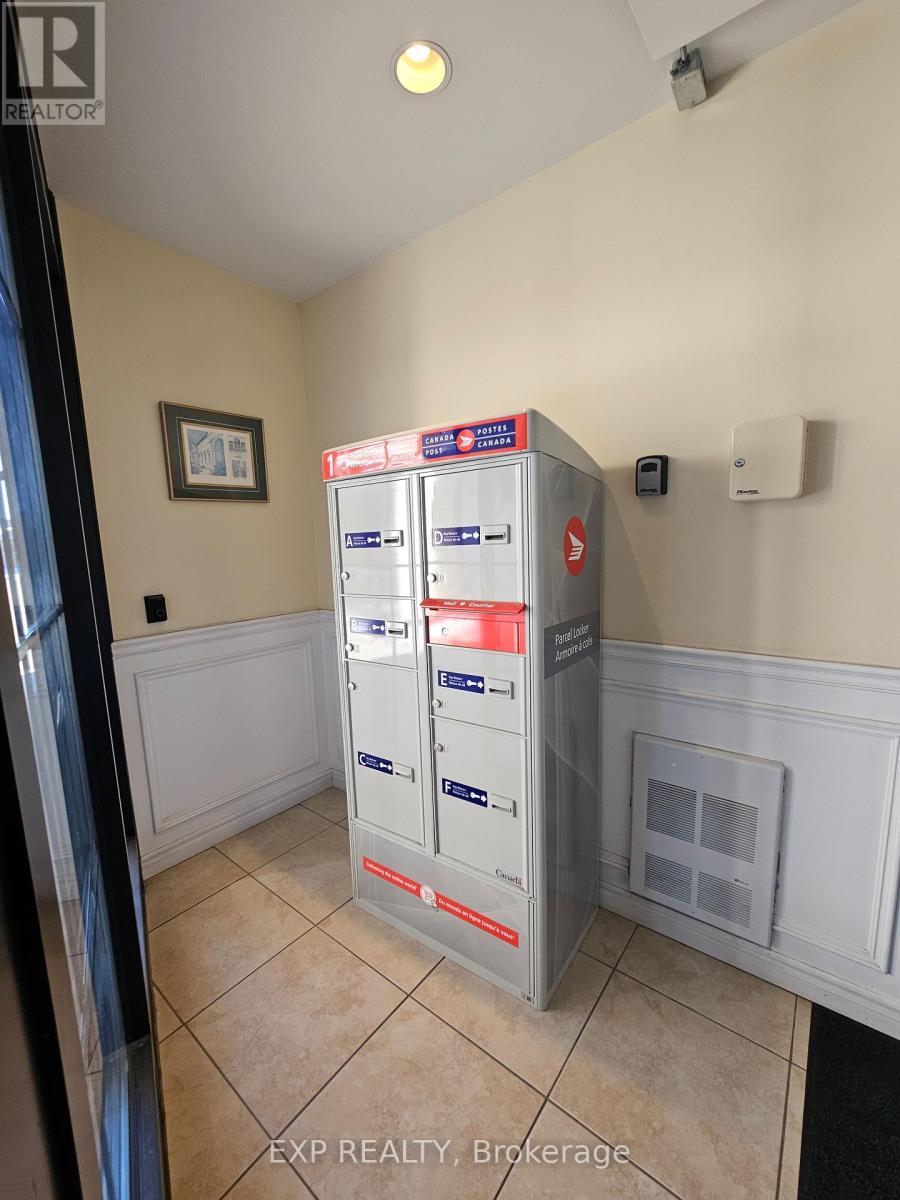 102 - 308 Watson Parkway N, Guelph, ON - Indoor Photo Showing Other Room