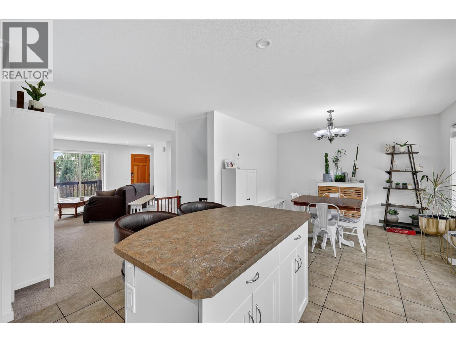 982 Paret Crescent, Kelowna, BC - Indoor