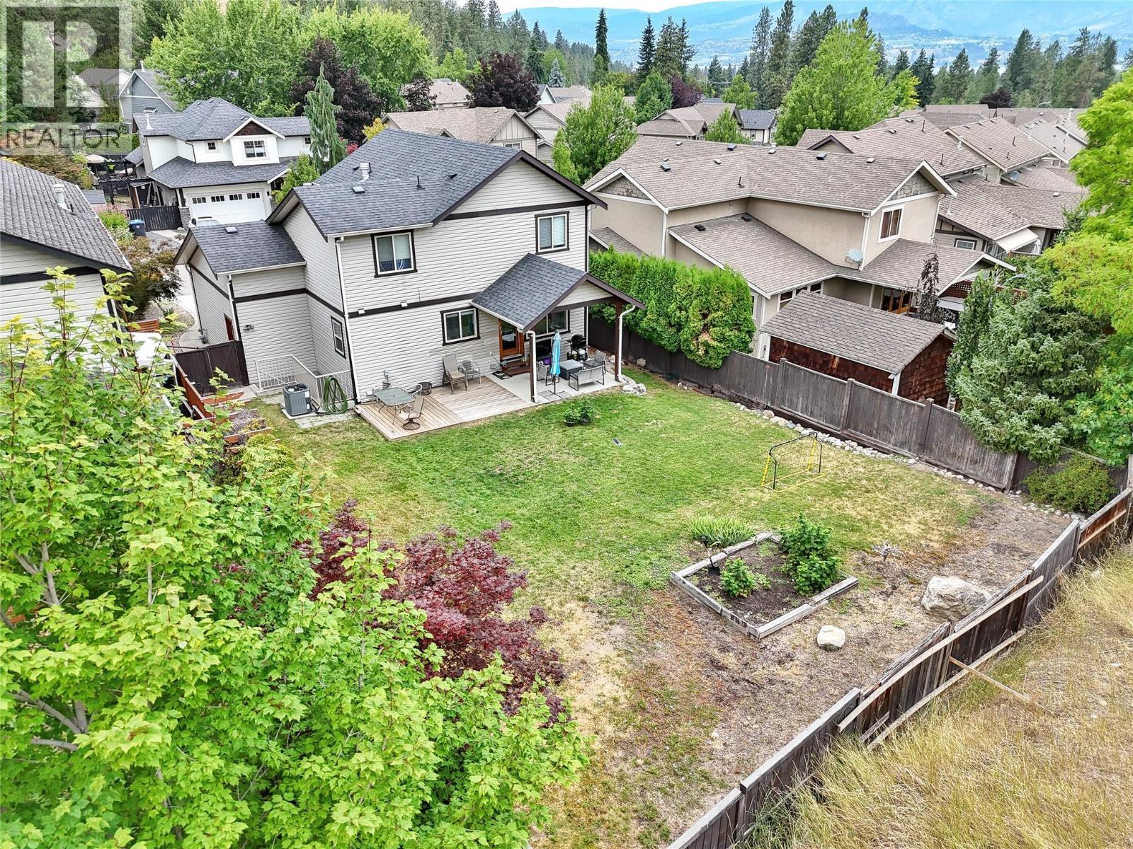982 Paret Crescent, Kelowna, BC - Outdoor