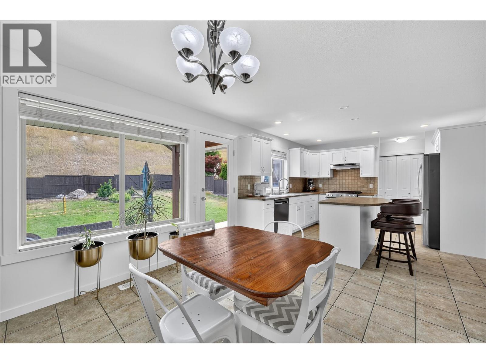 982 Paret Crescent, Kelowna, BC - Indoor