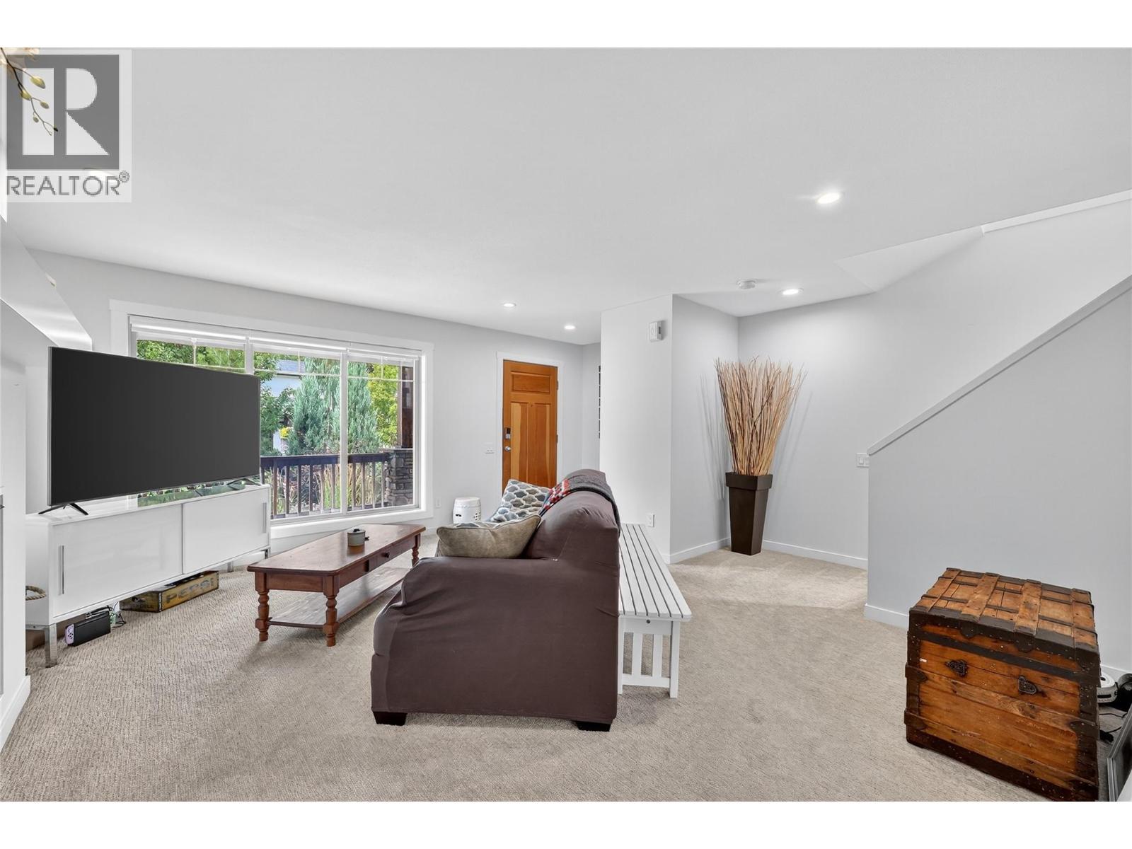 982 Paret Crescent, Kelowna, BC - Indoor