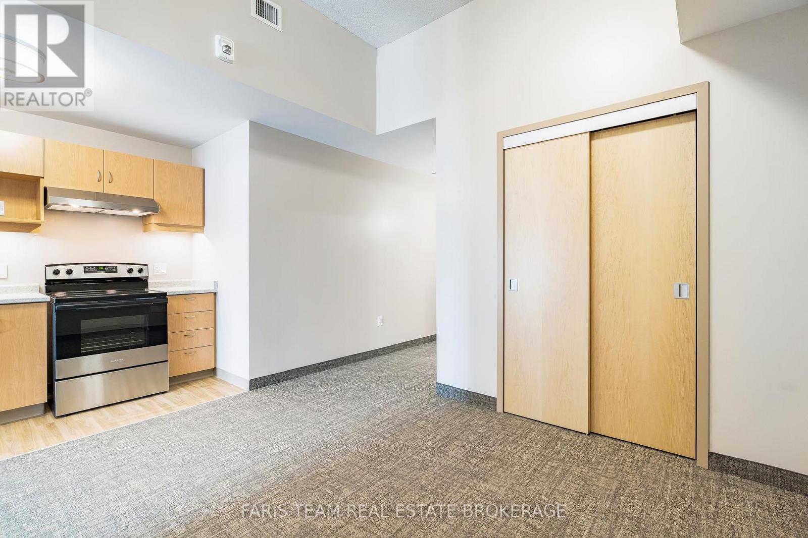 A2 - 301 Junction Road, Clearview, ON - Indoor Photo Showing Kitchen